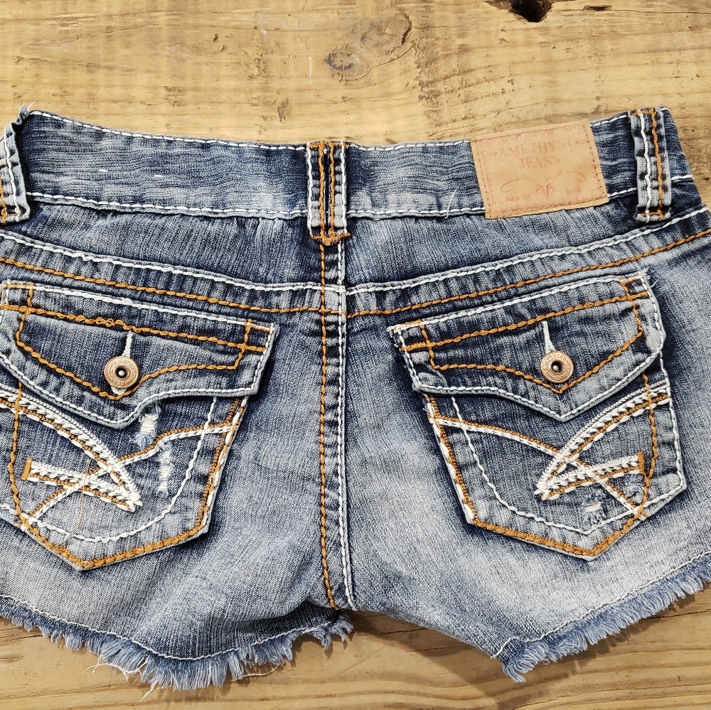 Amethyst Jean Shorts - Picture 3 of 4